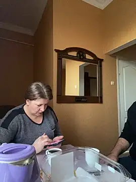 ReginaAndGordon online show from December 19, 2025, 1:35 pm