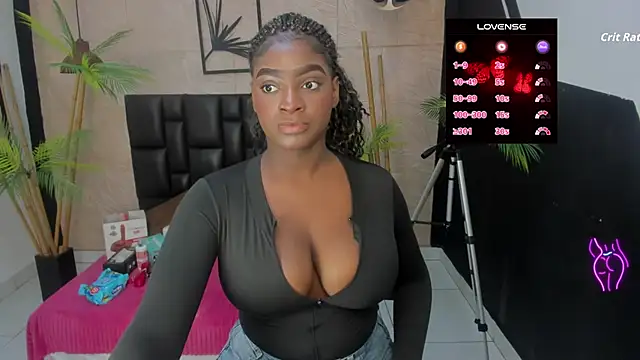 Snapshot of alana_bonny chatting on October 4, 2025, 11:56 am alana bonny online show from October 4, 2025, 11:56 am