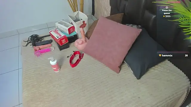 Snapshot of alana_bonny chatting on September 16, 2025, 12:06 pm alana bonny online show from September 16, 2025, 12:06 pm