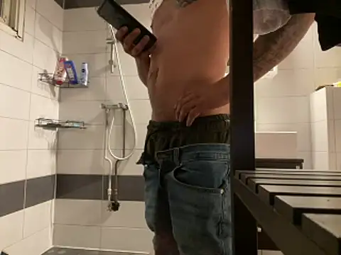 Tholel420 online show from November 12, 2025, 1:43 am