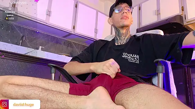 Snapshot of david_huge chatting on February 25, 2026, 6:13 am david huge online show from February 25, 2026, 6:13 am