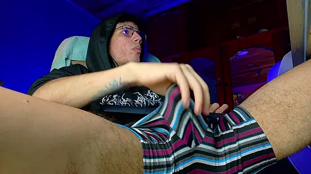 Snapshot of david_huge chatting on February 12, 2026, 6:57 am david huge online show from February 12, 2026, 6:57 am