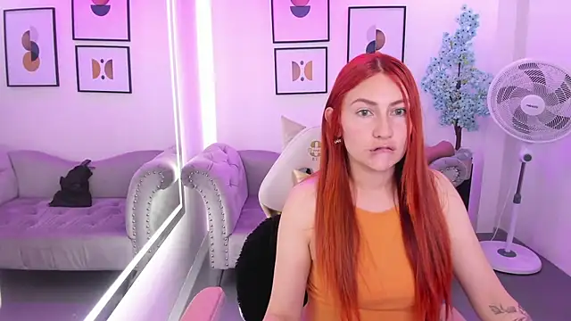 Alicia leclair online show from November 22, 2025, 7:02 pm