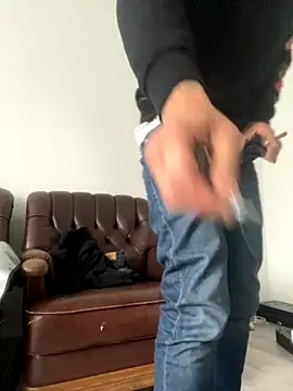 OfferedTearing online show from September 26, 2025, 8:32 am