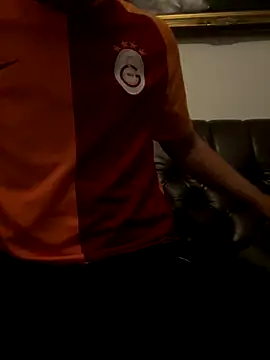 OfferedTearing online show from October 28, 2025, 10:09 pm