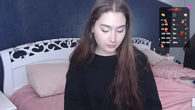 Snapshot of Lili_Luuu chatting on October 1, 2025, 9:29 pm Lili Luuu online show from October 1, 2025, 9:29 pm