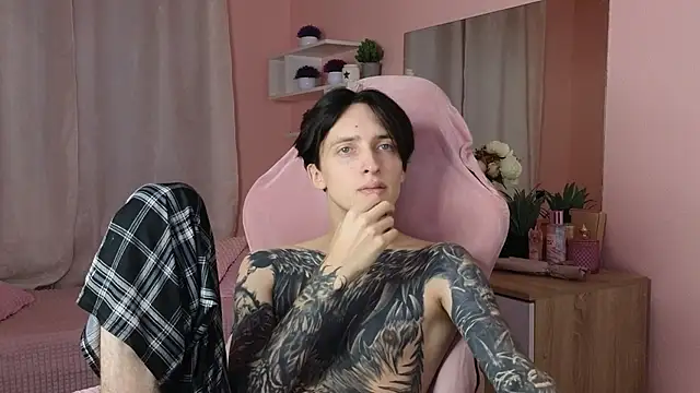 Snapshot of Martin_Jin chatting on November 2, 2025, 12:43 pm Martin Jin online show from November 2, 2025, 12:43 pm