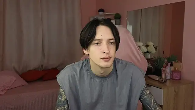 Snapshot of Martin_Jin chatting on November 11, 2025, 12:00 pm Martin Jin online show from November 11, 2025, 12:00 pm