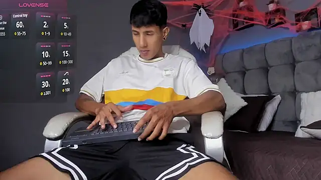 Snapshot of Juan_zabala chatting on October 10, 2025, 11:44 am Juan zabala online show from October 10, 2025, 11:44 am