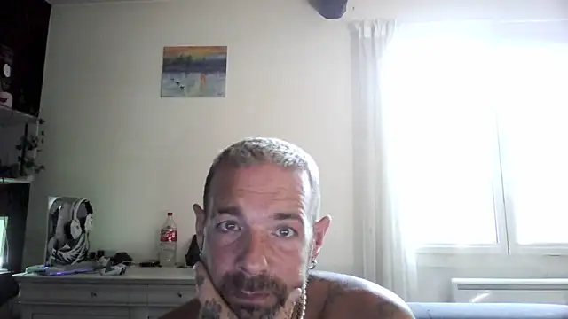 Snapshot of soumisdeblake83 chatting on June 16, 2026, 6:24 am soumisdeblake83 online show from June 16, 2026, 6:24 am