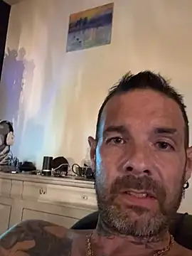 Snapshot of soumisdeblake83 chatting on April 28, 2026, 11:53 pm soumisdeblake83 online show from April 28, 2026, 11:53 pm