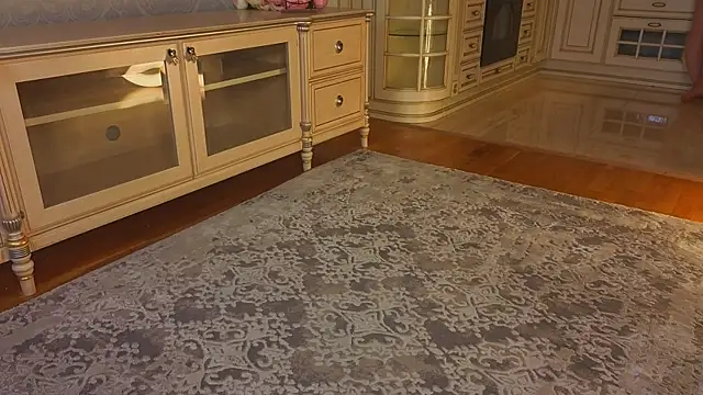 EadlinGillim online show from December 5, 2025, 3:05 am