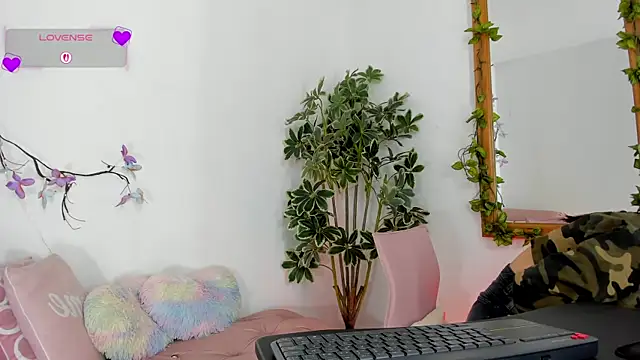 Snapshot of valerieMattson chatting on October 16, 2025, 4:15 pm valerieMattson online show from October 16, 2025, 4:15 pm
