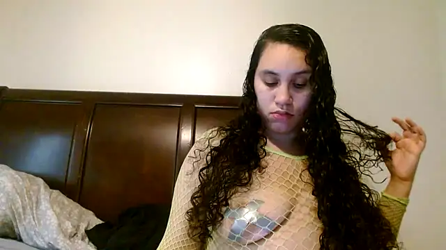 Snapshot of carlithefreak chatting on December 22, 2025, 9:37 pm carlithefreak online show from December 22, 2025, 9:37 pm