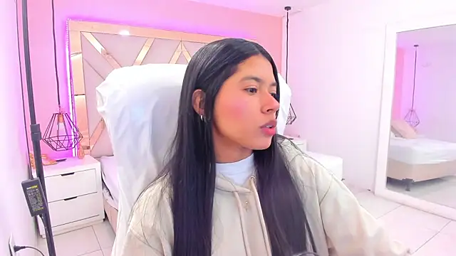 samantaa shy online show from April 14, 2026, 3:11 am