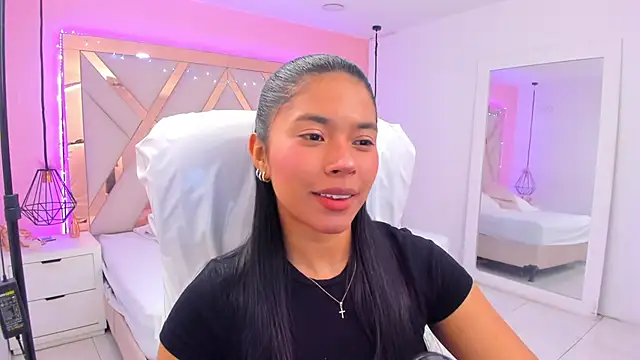 samantaa shy online show from April 4, 2026, 3:24 am