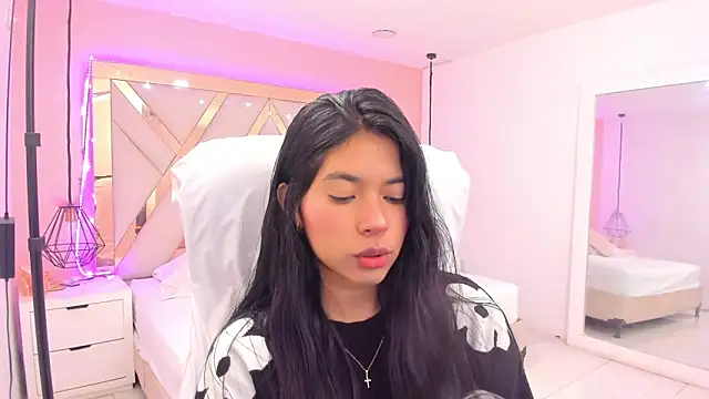 samantaa shy online show from April 16, 2026, 12:11 am