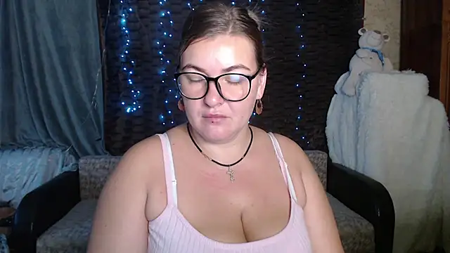 NikaSkylink online show from October 28, 2025, 4:13 am