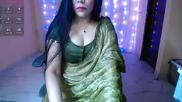 Snapshot of Divvya_ chatting on February 10, 2026, 6:40 pm Divvya online show from February 10, 2026, 6:40 pm