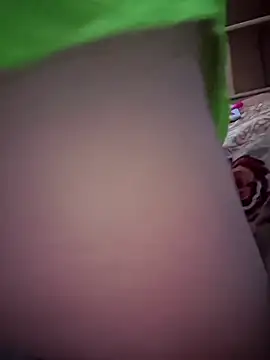 Ivaemi1 online show from April 11, 2026, 7:28 pm