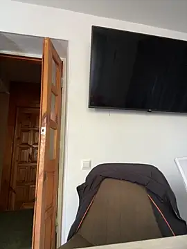 Liza Will online show from October 1, 2025, 5:45 am