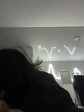 Liza Will online show from February 9, 2026, 9:24 pm