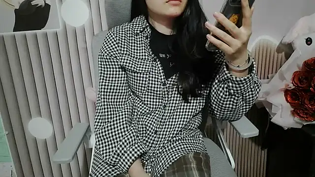 Emachiii online show from December 3, 2025, 6:25 am