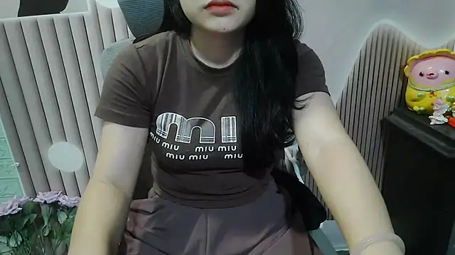 Emachiii online show from October 12, 2025, 5:53 am