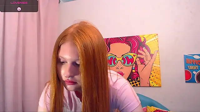 Snapshot of LuxXAngel chatting on September 25, 2025, 12:05 am LuxXAngel online show from September 25, 2025, 12:05 am