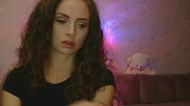 Snapshot of Amber_Carrol chatting on November 17, 2025, 5:17 pm Amber Carrol online show from November 17, 2025, 5:17 pm