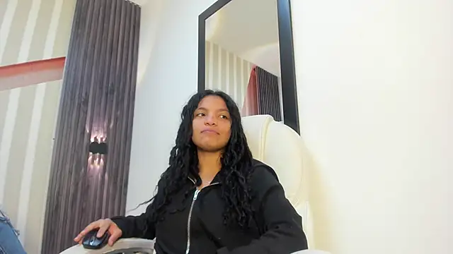 Snapshot of LittleeStar chatting on June 12, 2026, 8:39 pm LittleeStar online show from June 12, 2026, 8:39 pm