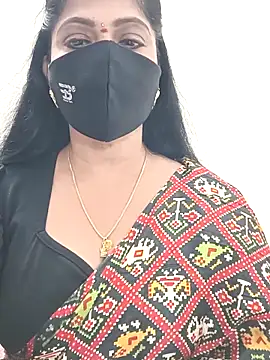 shivani27 online show from February 11, 2026, 1:33 pm