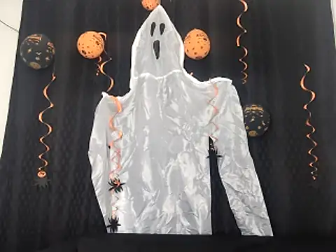 Snapshot of AntonelaMorriz chatting on October 17, 2025, 9:56 am AntonelaMorriz online show from October 17, 2025, 9:56 am