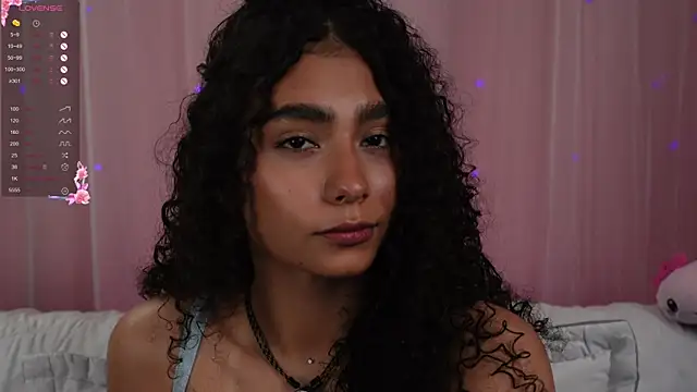 Victoria Curly online show from October 31, 2025, 11:55 pm