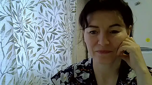 Krystal 82 online show from December 22, 2025, 9:20 am