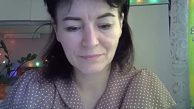 Krystal 82 online show from October 9, 2025, 5:08 am