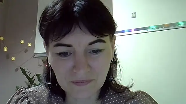 Krystal 82 online show from October 12, 2025, 8:54 pm