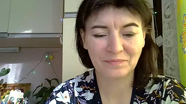 Krystal 82 online show from October 18, 2025, 8:49 am