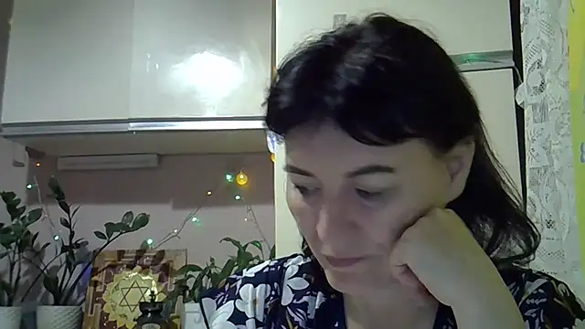 Krystal 82 online show from October 2, 2025, 5:38 pm