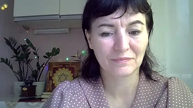 Krystal 82 online show from September 18, 2025, 5:43 am