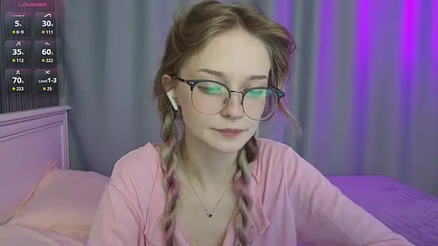 Snapshot of vialeta_baby chatting on September 23, 2025, 11:56 pm vialeta baby online show from September 23, 2025, 11:56 pm