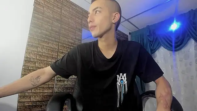 Snapshot of Dereck_Boy8 chatting on September 12, 2025, 10:09 pm Dereck Boy8 online show from September 12, 2025, 10:09 pm