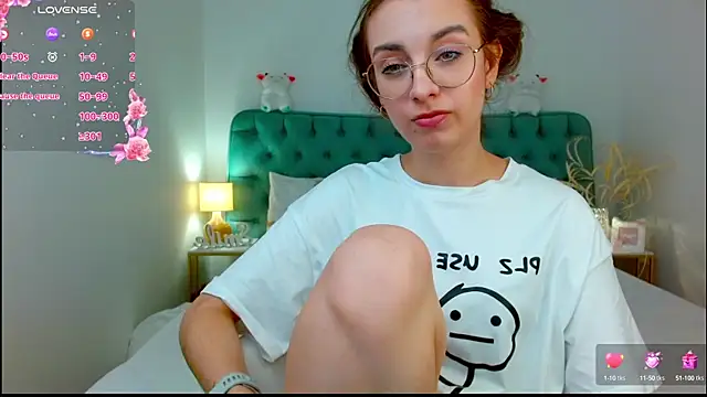 Snapshot of Real_cutie1 chatting on September 12, 2025, 8:41 pm Real cutie1 online show from September 12, 2025, 8:41 pm