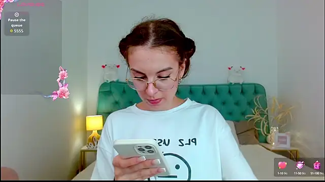 Snapshot of Real_cutie1 chatting on September 9, 2025, 9:13 pm Real cutie1 online show from September 9, 2025, 9:13 pm