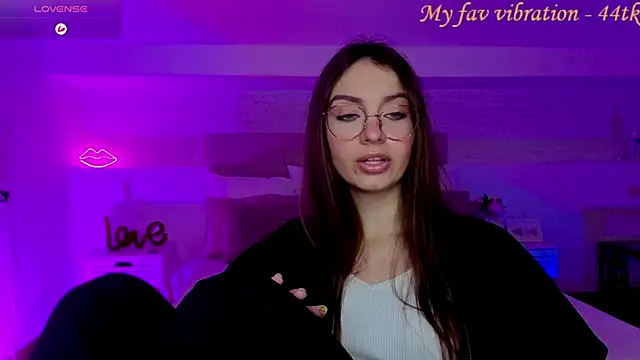 Snapshot of Real_cutie1 chatting on November 4, 2025, 8:34 pm Real cutie1 online show from November 4, 2025, 8:34 pm