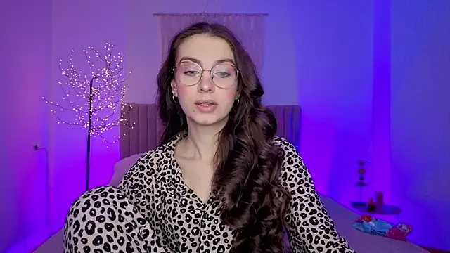 Real cutie1 online show from March 10, 2026, 1:37 pm