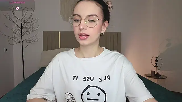 Real cutie1 online show from March 30, 2026, 12:39 pm