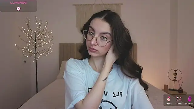 Snapshot of Real_cutie1 chatting on April 28, 2026, 12:53 pm Real cutie1 online show from April 28, 2026, 12:53 pm