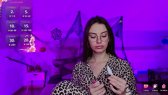 Snapshot of Real_cutie1 chatting on October 22, 2025, 9:35 pm Real cutie1 online show from October 22, 2025, 9:35 pm