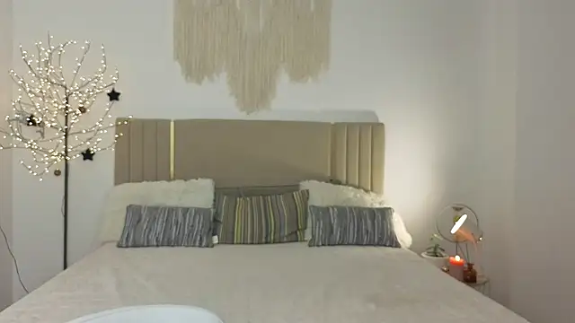 Real cutie1 online show from February 11, 2026, 1:55 pm